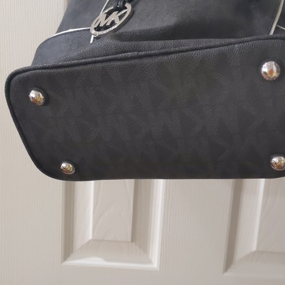 Purse - Picture 3 of 8